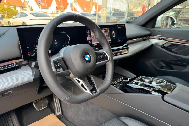 BMW 520d (Seria 5) din 2025 cu 10.900 km - oferta BMW197264 - foto 9