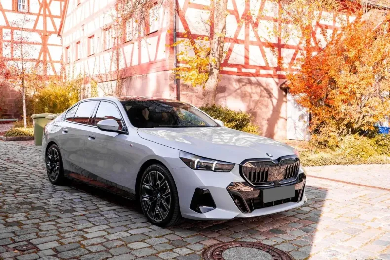 BMW 520d (Seria 5) din 2025 cu 15.000 km - oferta BMW197265 - foto 3