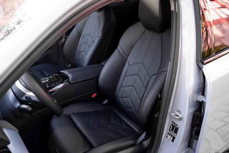 BMW 520d (Seria 5) din 2025 cu 15.000 km - oferta BMW197265 - foto 6