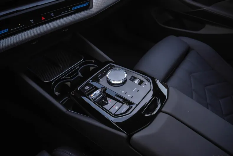 BMW 520d (Seria 5) din 2025 cu 15.000 km - oferta BMW197265 - foto 10