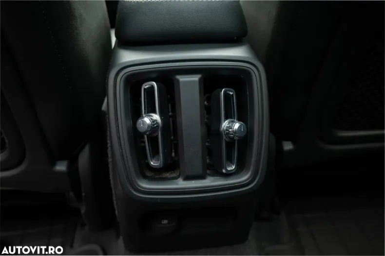 Volvo XC40 din 2022 cu 78.400 km - oferta VOL197274 - foto 22