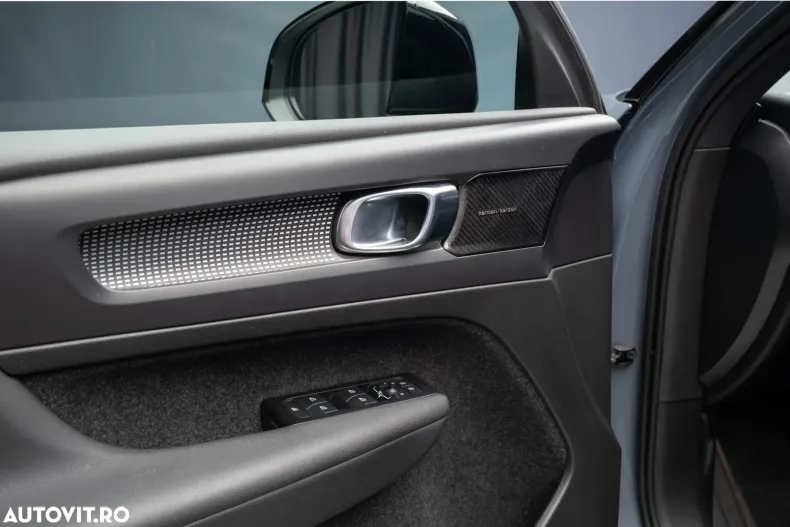 Volvo XC40 din 2022 cu 78.400 km - oferta VOL197274 - foto 30