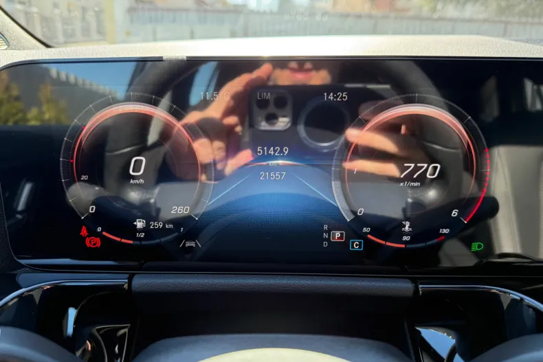 Mercedes-Benz GLA din 2021 cu 21.422 km - oferta MER197276 - foto 9