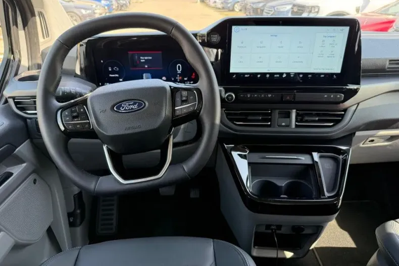 Ford Tourneo Custom din 2026 cu 1 km - oferta FOR197281 - foto 24