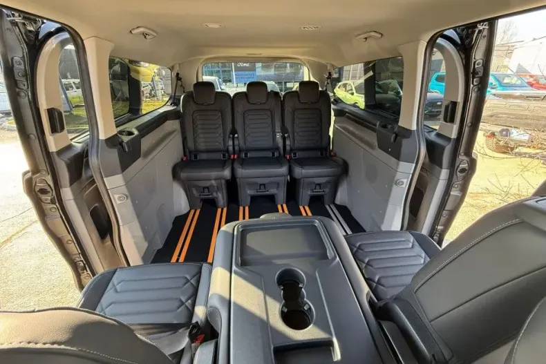 Ford Tourneo Custom din 2025 cu 1 km - oferta FOR197282 - foto 14