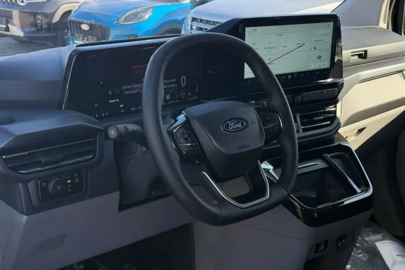 Ford Tourneo Custom din 2025 cu 1 km - oferta FOR197282 - foto 19