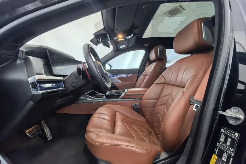 BMW M7 (Seria 7) din 2024 cu 49.642 km - oferta BMW197287 - foto 13