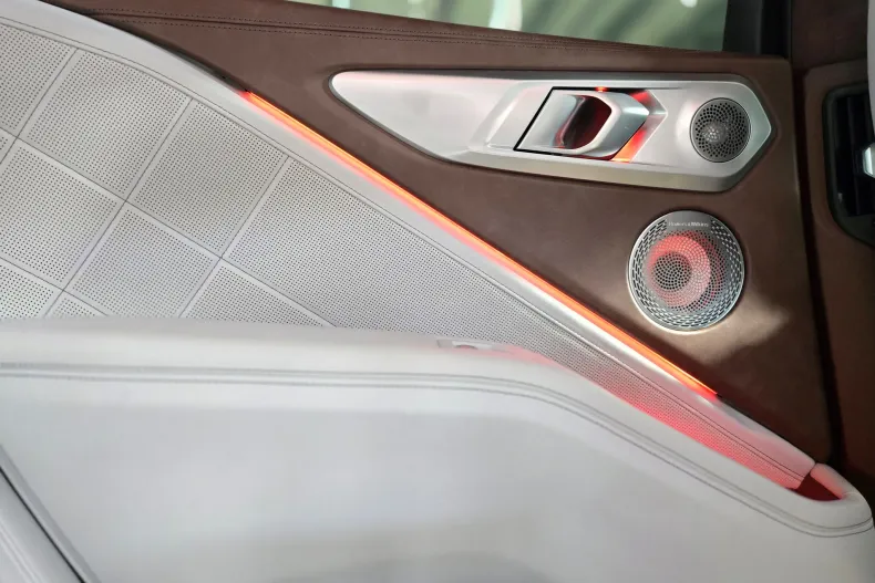 BMW XM (Seria X) din 2023 cu 53.100 km - oferta BMW197301 - foto 21