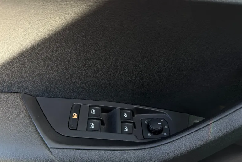 Skoda Karoq din 2025 cu 6.551 km - oferta SKO197303 - foto 23