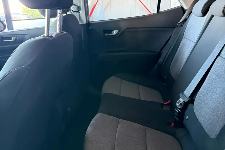 Kia Stonic din 2025 cu 1 km - oferta KIA197314 - foto 5