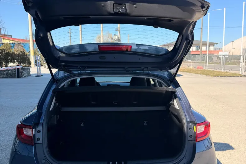 Kia Stonic din 2025 cu 600 km - oferta KIA197315 - foto 3