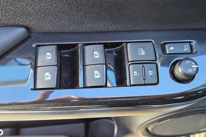 Toyota Hilux din 2021 cu 77.000 km - oferta TOY197327 - foto 17