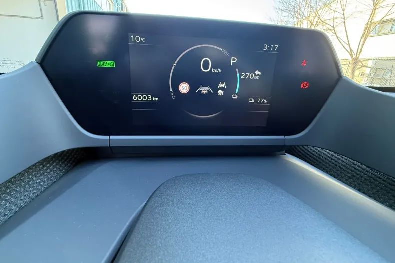 Toyota bZ4X din 2024 cu 6.003 km - oferta TOY197329 - foto 3