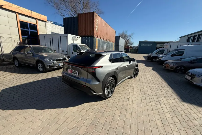 Toyota bZ4X din 2024 cu 6.003 km - oferta TOY197329 - foto 7