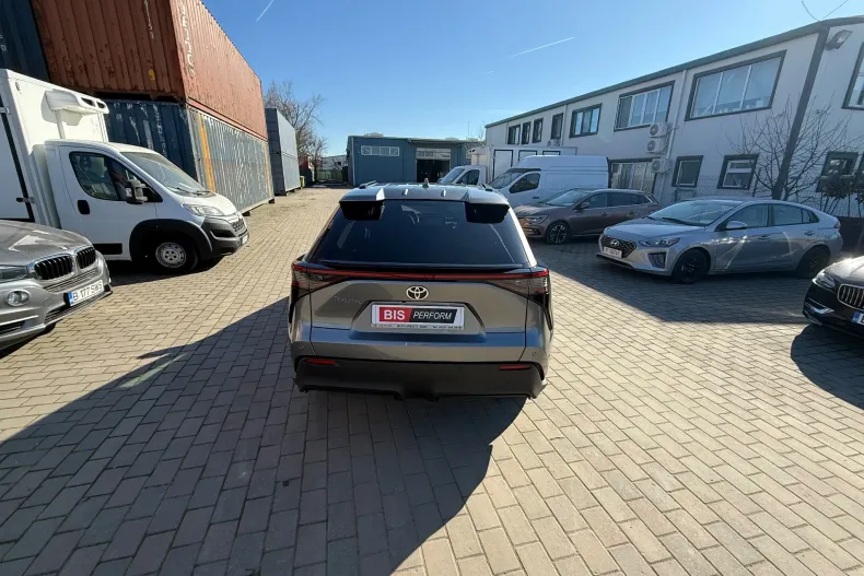 Toyota bZ4X din 2024 cu 6.003 km - oferta TOY197329 - foto 8