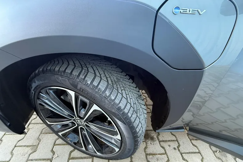 Toyota bZ4X din 2024 cu 6.003 km - oferta TOY197329 - foto 24