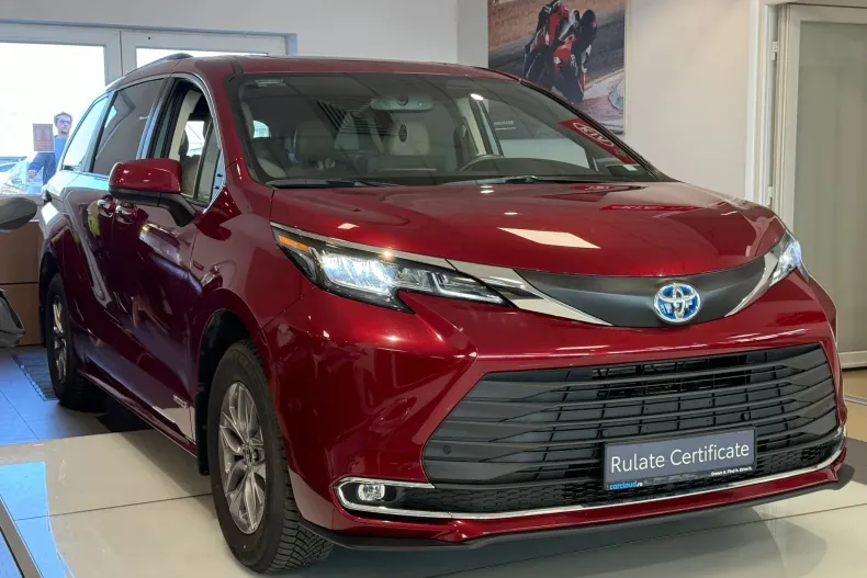 Toyota Sienna din 2023 cu 18.016 km - oferta TOY197333 - foto 1