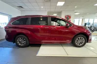 Toyota Sienna din 2023 cu 18.016 km - oferta TOY197333 - foto 8