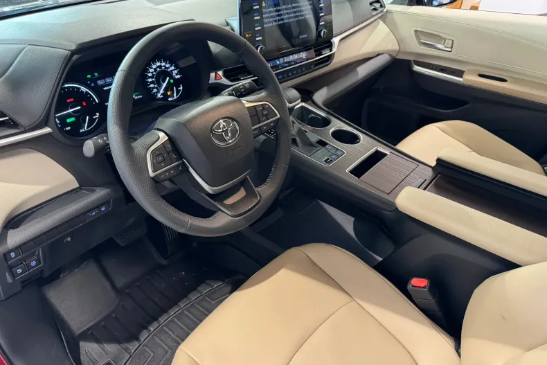 Toyota Sienna din 2023 cu 18.016 km - oferta TOY197333 - foto 12