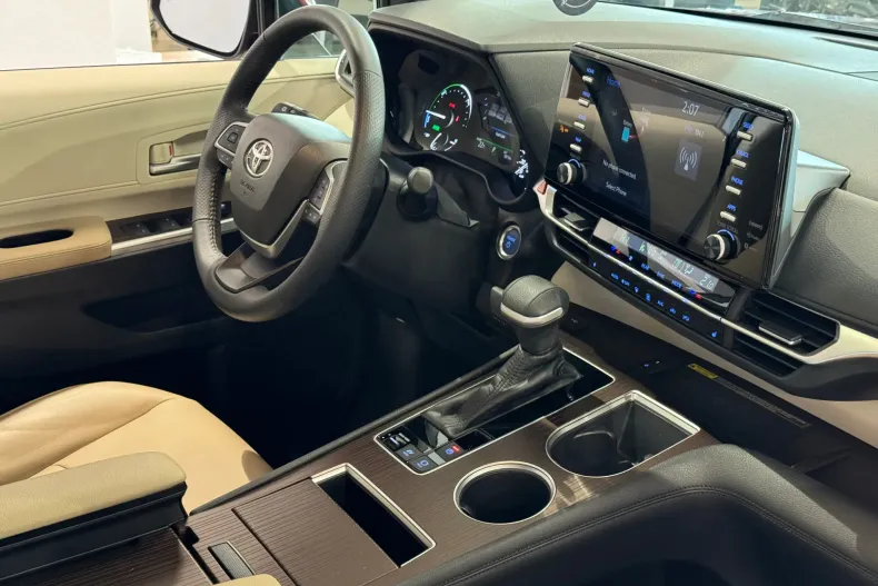 Toyota Sienna din 2023 cu 18.016 km - oferta TOY197333 - foto 16