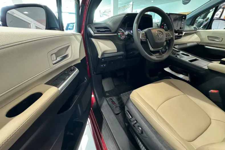 Toyota Sienna din 2023 cu 18.016 km - oferta TOY197333 - foto 24