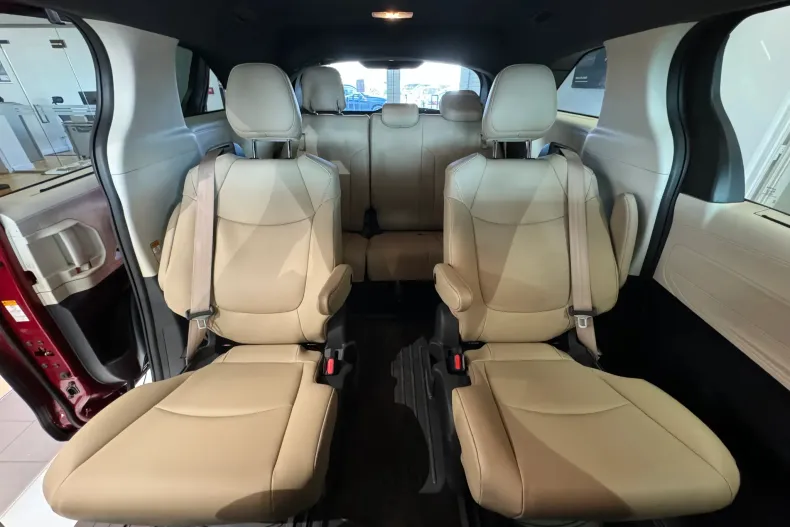 Toyota Sienna din 2023 cu 18.016 km - oferta TOY197333 - foto 26