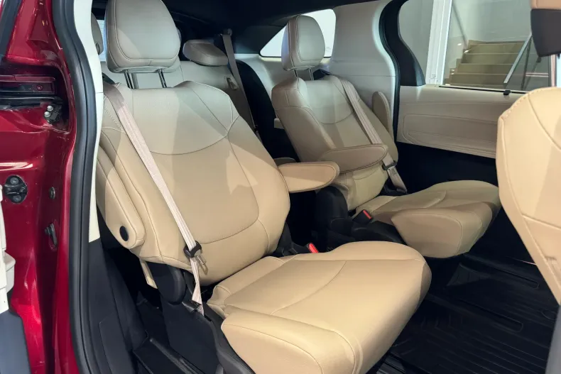 Toyota Sienna din 2023 cu 18.016 km - oferta TOY197333 - foto 27