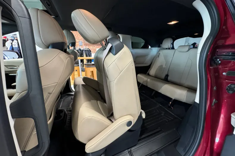 Toyota Sienna din 2023 cu 18.016 km - oferta TOY197333 - foto 29