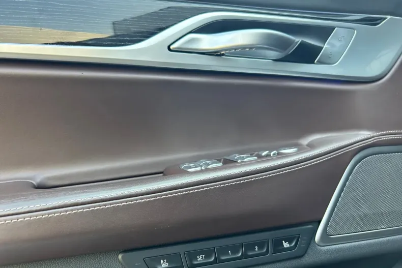 BMW 750i (Seria 7) din 2022 cu 111.900 km - oferta BMW197336 - foto 6