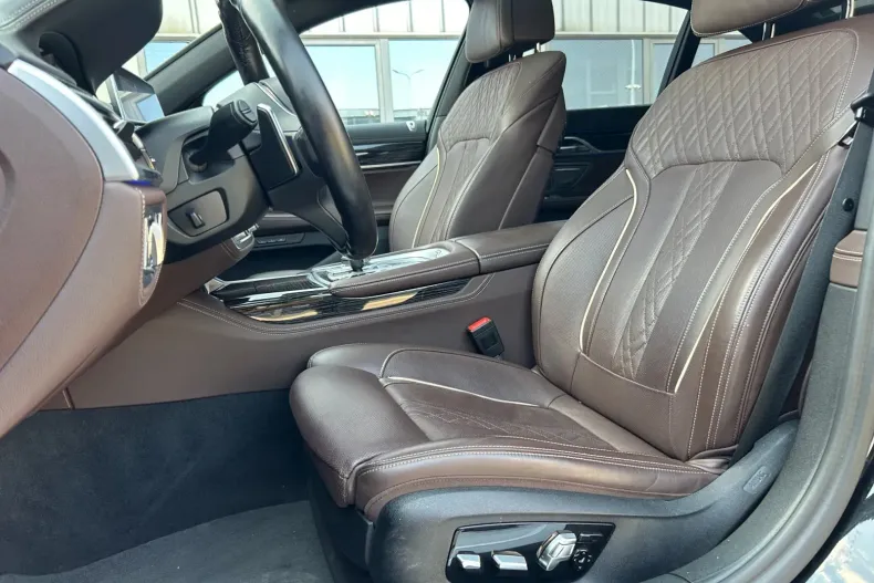 BMW 750i (Seria 7) din 2022 cu 111.900 km - oferta BMW197336 - foto 7