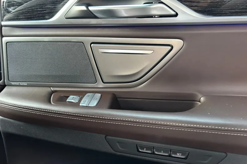 BMW 750i (Seria 7) din 2022 cu 111.900 km - oferta BMW197336 - foto 14