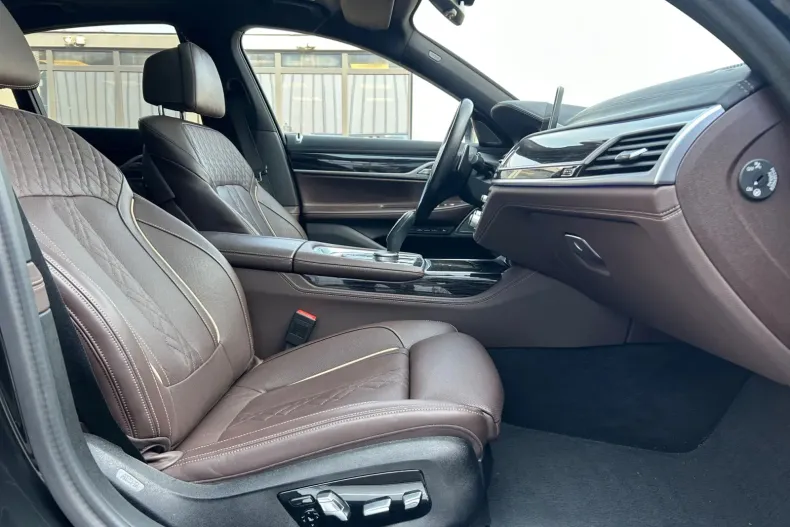 BMW 750i (Seria 7) din 2022 cu 111.900 km - oferta BMW197336 - foto 15