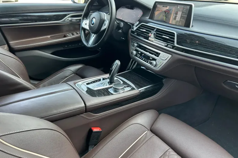BMW 750i (Seria 7) din 2022 cu 111.900 km - oferta BMW197336 - foto 16