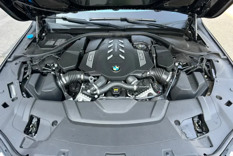 BMW 750i (Seria 7) din 2022 cu 111.900 km - oferta BMW197336 - foto 17