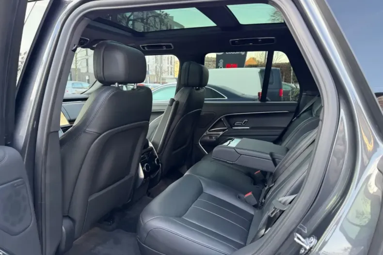 Land Rover Range Rover din 2025 cu 14.900 km - oferta LAN197340 - foto 4