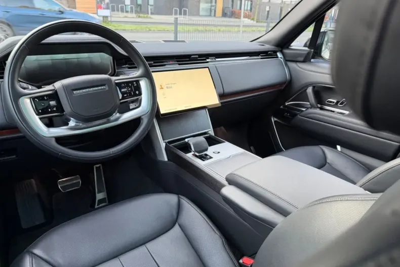 Land Rover Range Rover din 2025 cu 14.900 km - oferta LAN197340 - foto 5