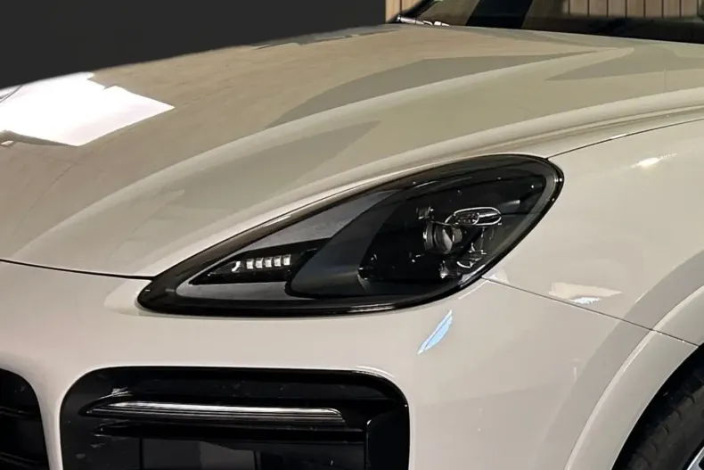 Porsche Cayenne din 2023 cu 40.143 km - oferta POR197342 - foto 5