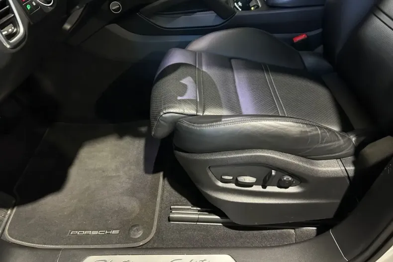 Porsche Cayenne din 2023 cu 40.143 km - oferta POR197342 - foto 13