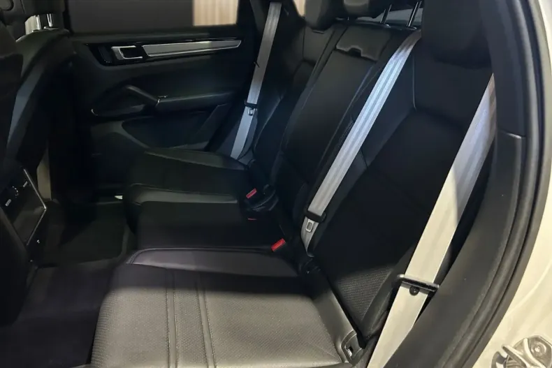 Porsche Cayenne din 2023 cu 40.143 km - oferta POR197342 - foto 17