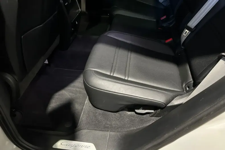 Porsche Cayenne din 2023 cu 40.143 km - oferta POR197342 - foto 18