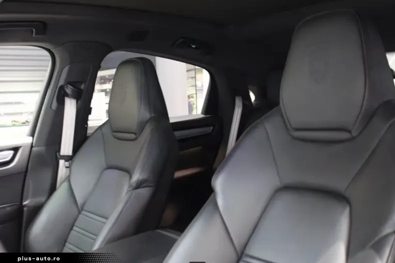 Porsche Cayenne din 2023 cu 58.960 km - oferta POR197344 - foto 8