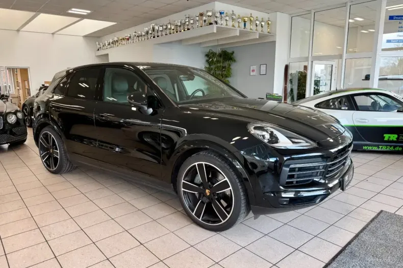 Porsche Cayenne din 2023 cu 56.229 km - oferta POR197345 - foto 1