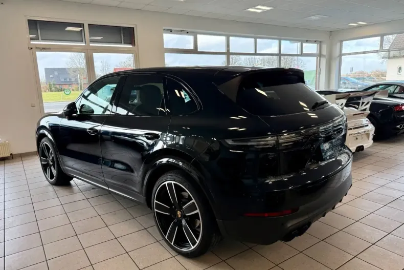 Porsche Cayenne din 2023 cu 56.229 km - oferta POR197345 - foto 3