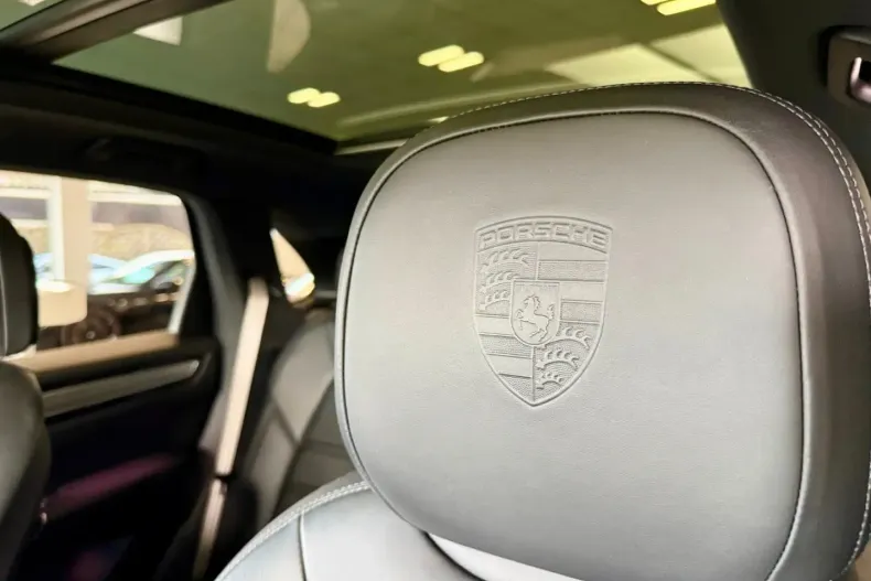 Porsche Cayenne din 2023 cu 56.229 km - oferta POR197345 - foto 8