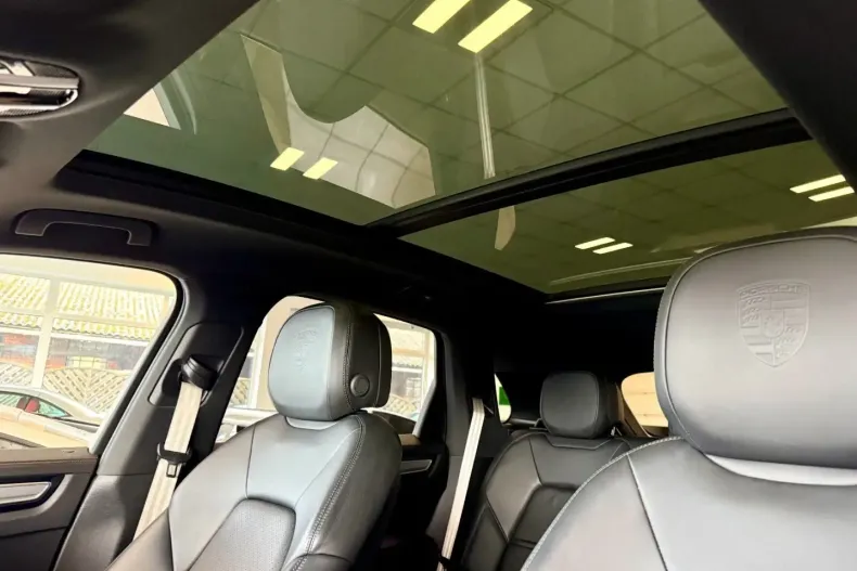 Porsche Cayenne din 2023 cu 56.229 km - oferta POR197345 - foto 9