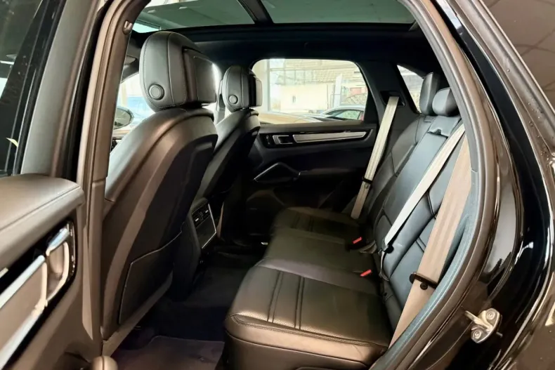 Porsche Cayenne din 2023 cu 56.229 km - oferta POR197345 - foto 11