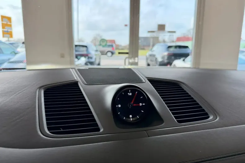 Porsche Cayenne din 2023 cu 56.229 km - oferta POR197345 - foto 22