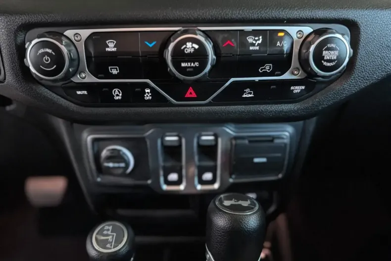 Jeep Wrangler din 2023 cu 48.362 km - oferta JEE197348 - foto 19