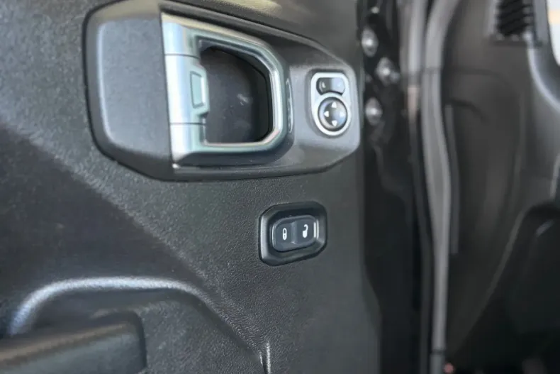 Jeep Wrangler din 2023 cu 48.362 km - oferta JEE197348 - foto 21