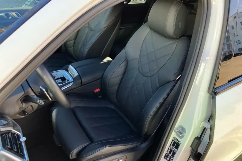 BMW X5 M60 (Seria X) din 2024 cu 18.000 km - oferta BMW197352 - foto 8